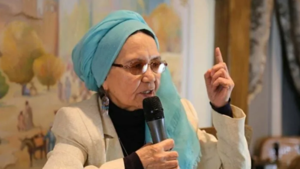 "Тоқал - ұлттың берекесін қашырып, басын біріктірмейтін тақырып" дейді Зейнеп Ахметова