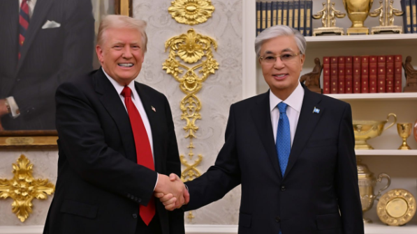 Мемлекет басшысы Ақ үйде Трамппен кездесті