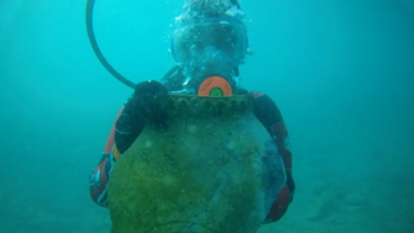 Көлдің астынан ерекше бейіт табылды