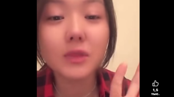 «Бәтеңкем де жыртылып қалды» – Жағдайын айтып жылаған қыз жұрттың жүрегін елжіретті