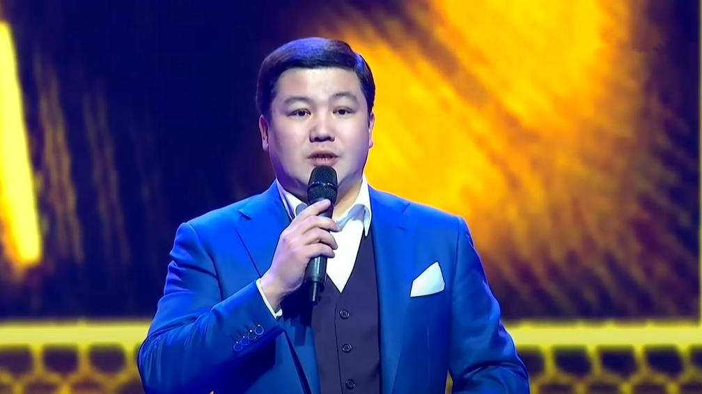 Тұрсынбек Қабатов "I Love you" деп суреттер жариялады