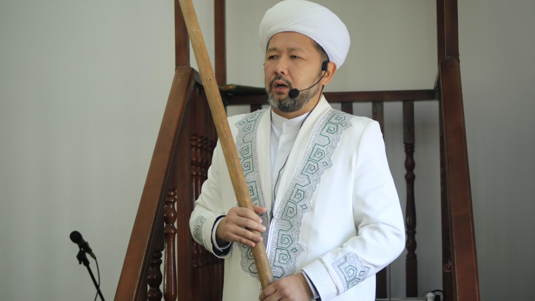 Мүфтияттағы былық: Наурызбай қажы Саудияға неге шұғыл ұшып кетті?