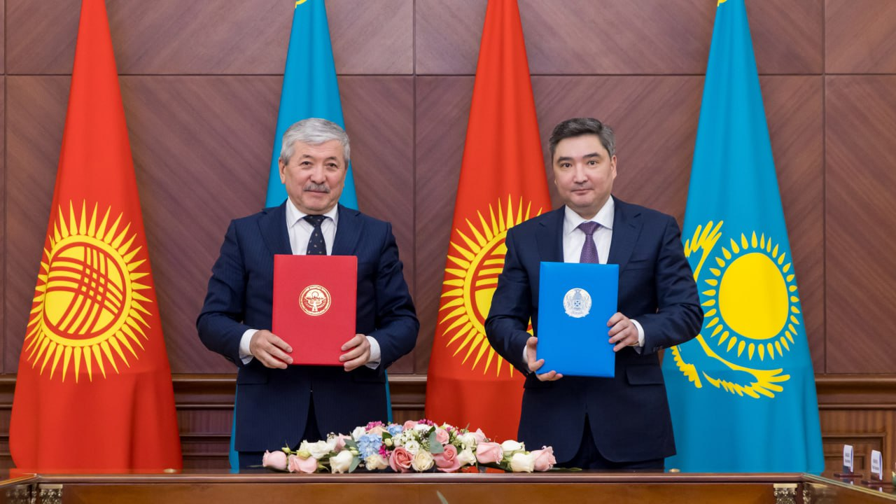 Қазақстан Премьер-министрі Олжас Бектенов пен Қырғызстан Министрлер кабинетінің төрағасы Адылбек Касымалиев Астанада Үкіметаралық кеңестің 13-ші отырысын өткізді