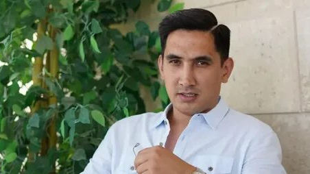 Самат блогер қайыр сұрап жүрген апасы туралы бар шындықты айтты