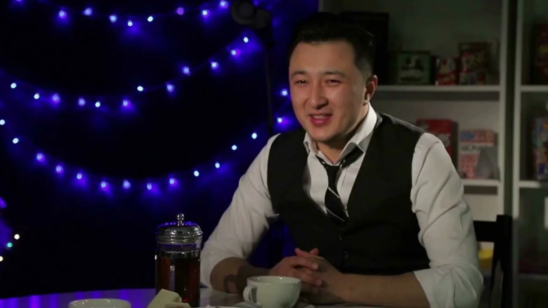  «Назар аудар» театрының актері отбасылық құпиясымен бөлісті