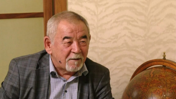 Жүрсін Ерман айтыскерлердің не үшін дінге бет бұрғанын жайып салды