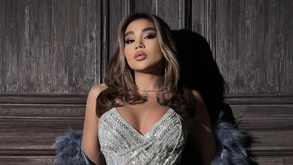 Сән қуған Сей Мо ешкім білмейтін сырын ашып қойды