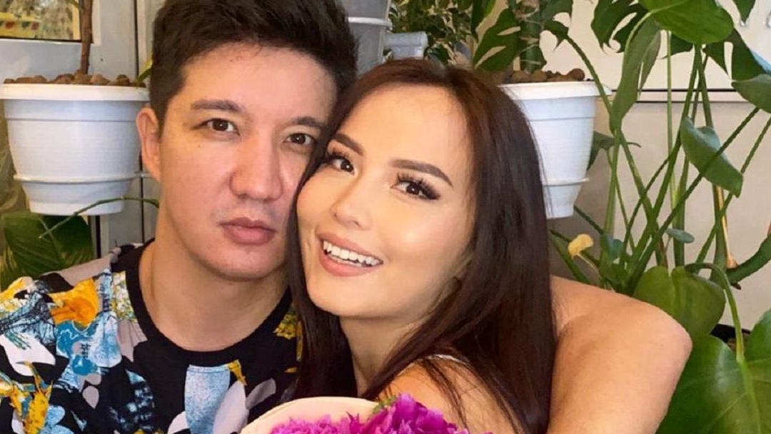 Айқынның жас тоқалы "ерекше" күйде төбе көрсетті 