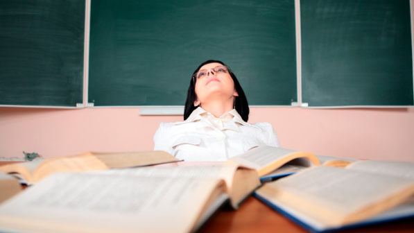 "Мұғалімге авторлық бағдарлама жаздыру тоқтатылсын!"деген белсенді педагог үндеу жасады