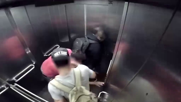 Лифтке мәйіт кіргізген: Пранкерлер жазаға тартылды