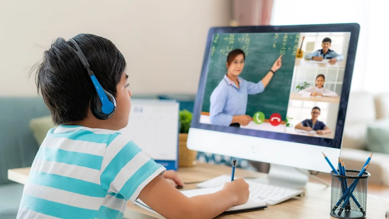 Қазақстанның 13 өңірінде оқушылар онлайн оқып жатыр