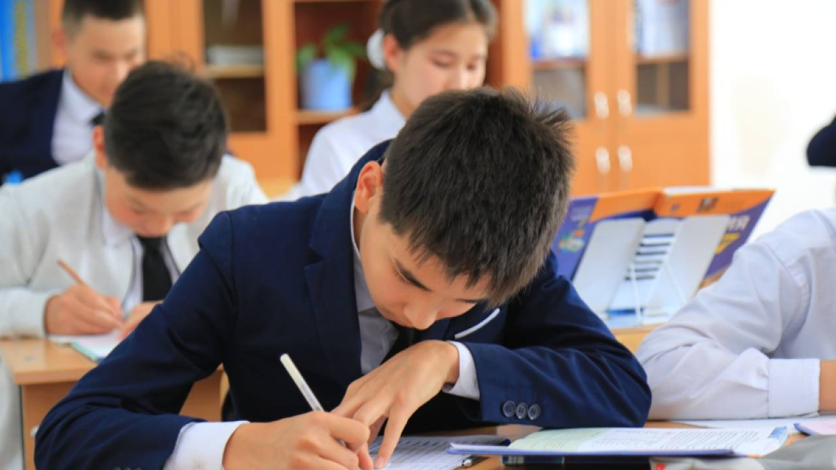 Биыл оқушылар желтоқсанда демалысқа шығады