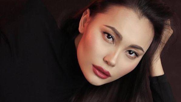 Жанар Дұғалованың дауысын пайдаланып жүрген әйел ұсталды