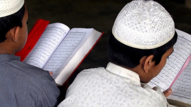 Сараптама: Баланың шетелге діни білім алуға баруына заңмен тыйым салынбақ