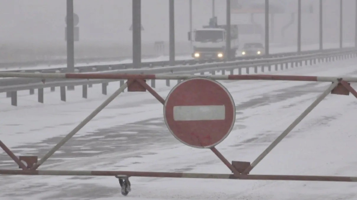 Бірқатар өңірде жолдар жабылып, ескерту жасалды