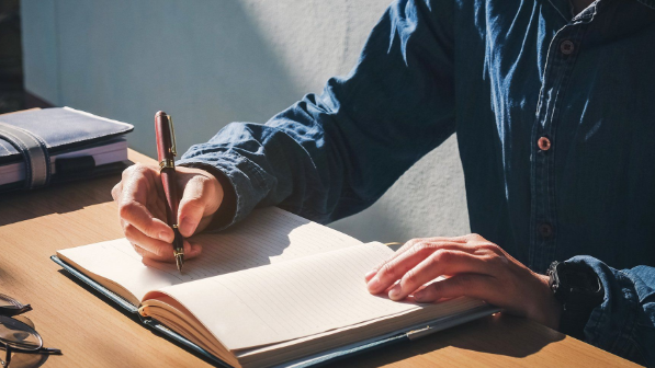 Қаламгерлерге мемлекет тарапынан қанша қаламақы төленеді