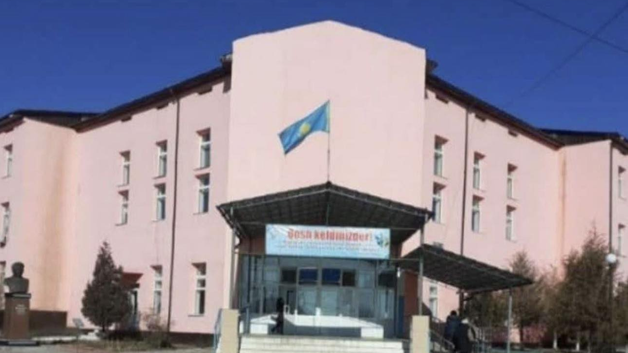 "Бұл-оқушыны мәжбүрлеу, қорлау!" деген журналист мектептегі заңсыздықты әшкереледі