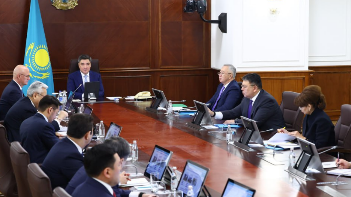 Олжас Бектенов отандық тауар өндірушілерді қолдау туралы айтты