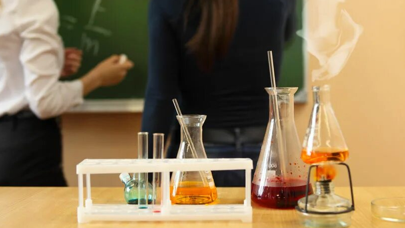 Теріскейде сабақ кезінде өрт шығып, мұғалім күйіп қалды