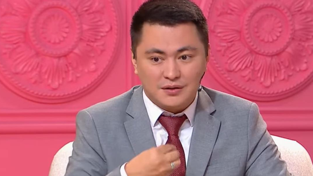 Депутат Дәулет Мұқаев отбасындағы құпияны жайып салды