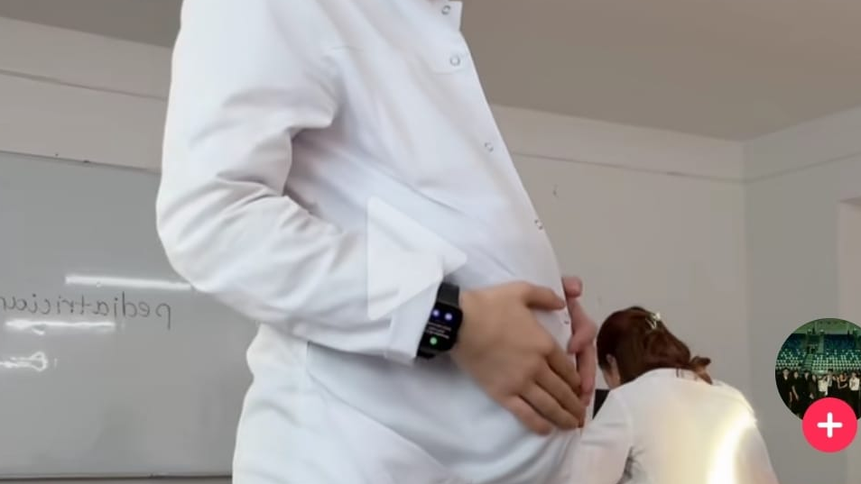 "Қазақ жігіт жүктілігімен мақтанды": Медуниверситетте оқитын бала желіні жарды