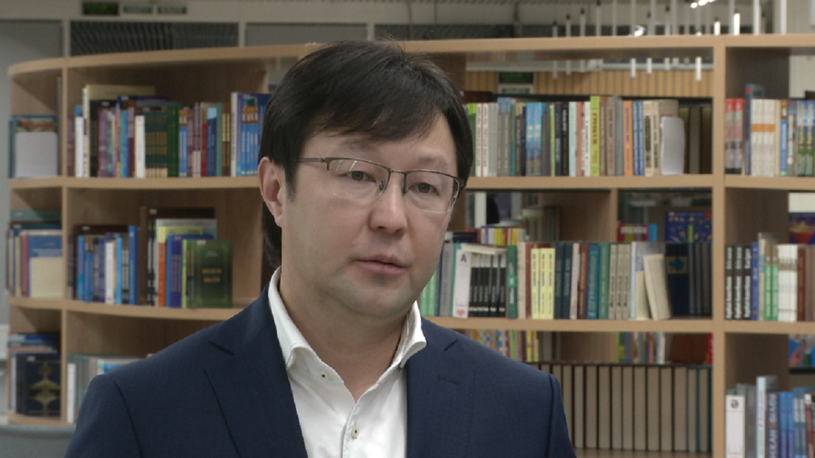 Жазушы Ақберен Елгезек сүйінші жаңалығымен  бөлісті