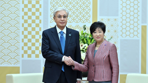 Мемлекет басшысы Токио губернаторы Юрико Коикэмен кездесу өткізді