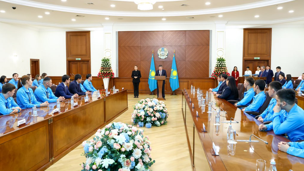 Бектенов XXV жазғы Сурдлимпиада ойындарының жүлдегерлеріне наградалар табыс етті