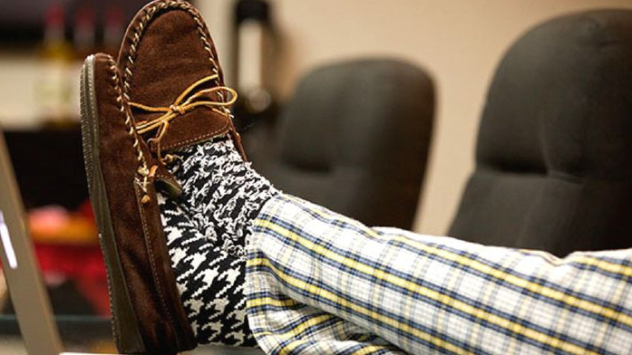 "Мектепке пижамамен барғым келеді": Кей мұғалім сықиған классикалық киімге наразылық танытуда