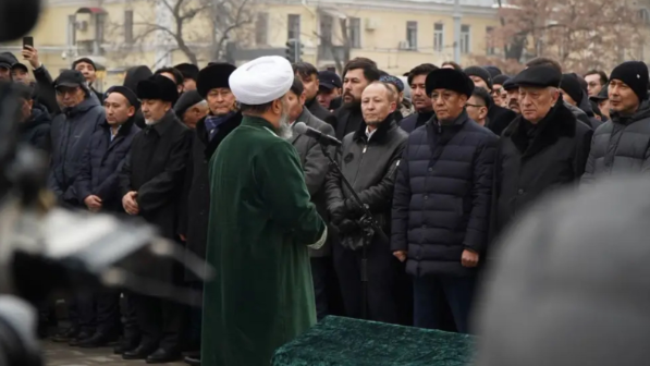 Алматыда жұрт Асанәлі Әшімовті ақтық сапарға шығарып салды