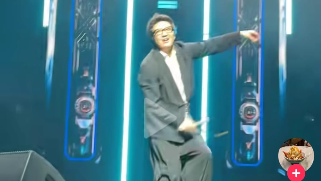 Жанды дауыста ән айтқан Айқын Төлепбергеннің масқарасы шықты