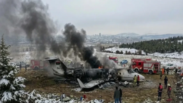 Анкарада ұшақ құлап, ішіндегі шенеуніктер түгел мерт болды 