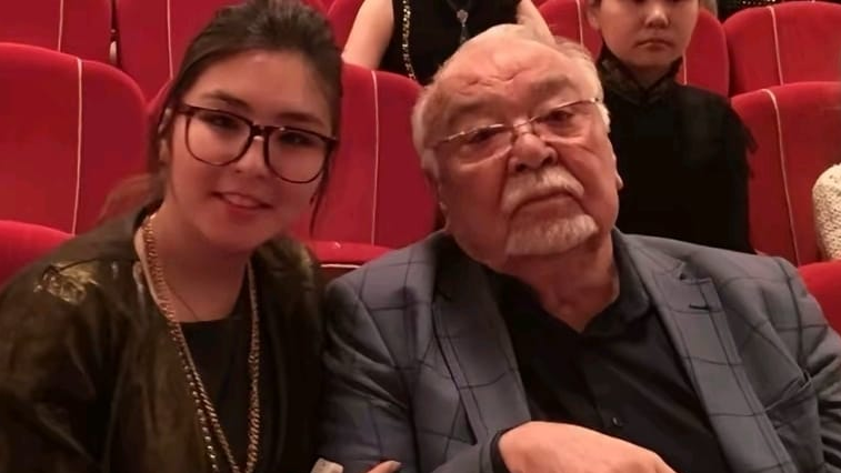 Марқұм Асанәлі Әшімовтің қызының жоқтауы жұртты жылатты