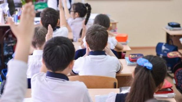 Өзімізді алдамайық: Аралас мектептен бала қазақ болып шықпай ма?