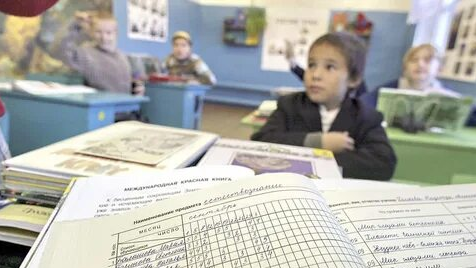 "Оқушыға баға әділ қойыла ма?": Белсенді ұстаз сауатсыздық жайлаған қоғамның басты себебін айтты