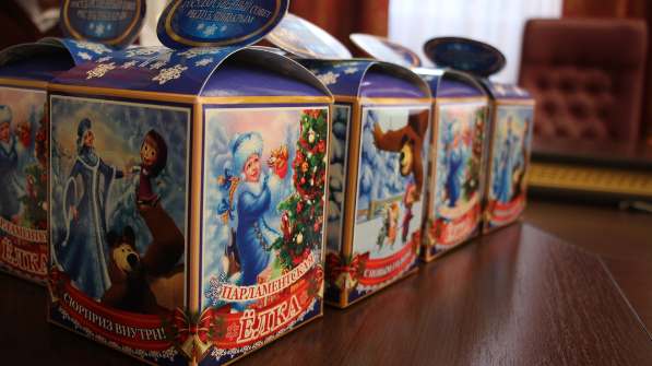 Депутаттар бір біріне қандай жаңажылдық сыйлық беретінін айтты