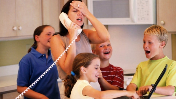 "Каникулда мұғалім баламды бақсын" деген әйелдің жазбасы жұртқа жаға ұстатты