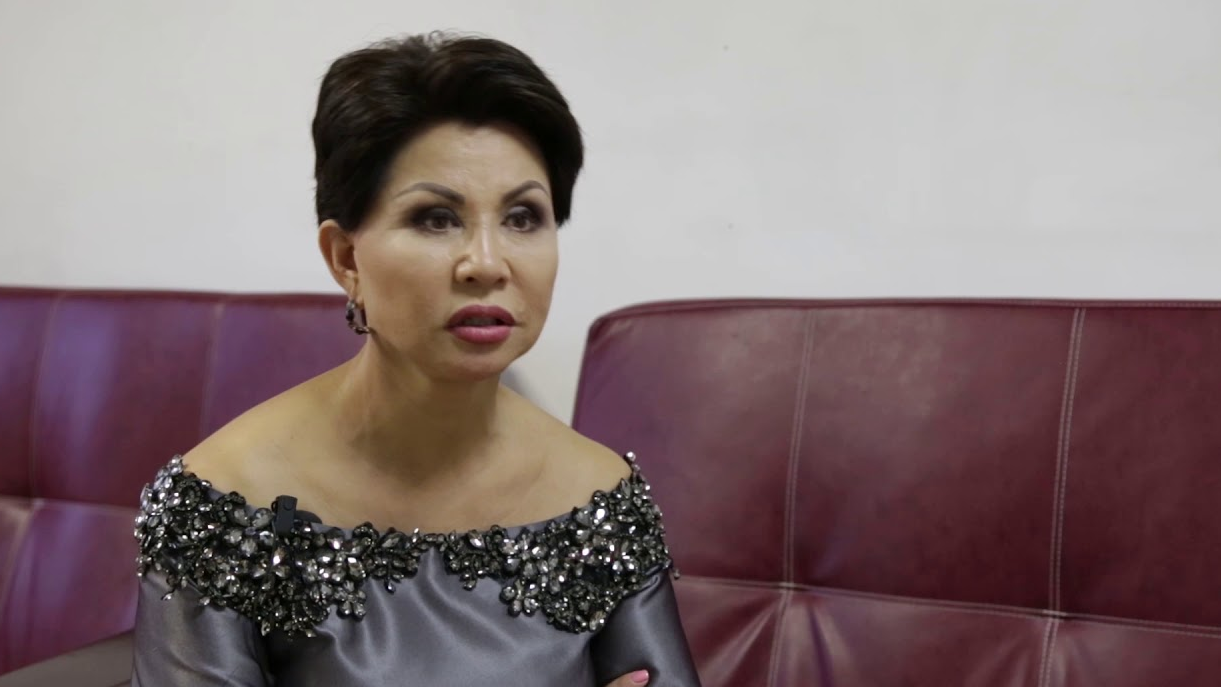 "Әнші Розадан осылай көңілім суыды": Желіде әншіге қатысты сұмдық ақпараттар тарады