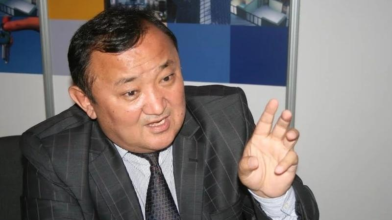 "Қазақ баспасөзі қара жамылуы мүмкін" деген жазушы дабыл қақты