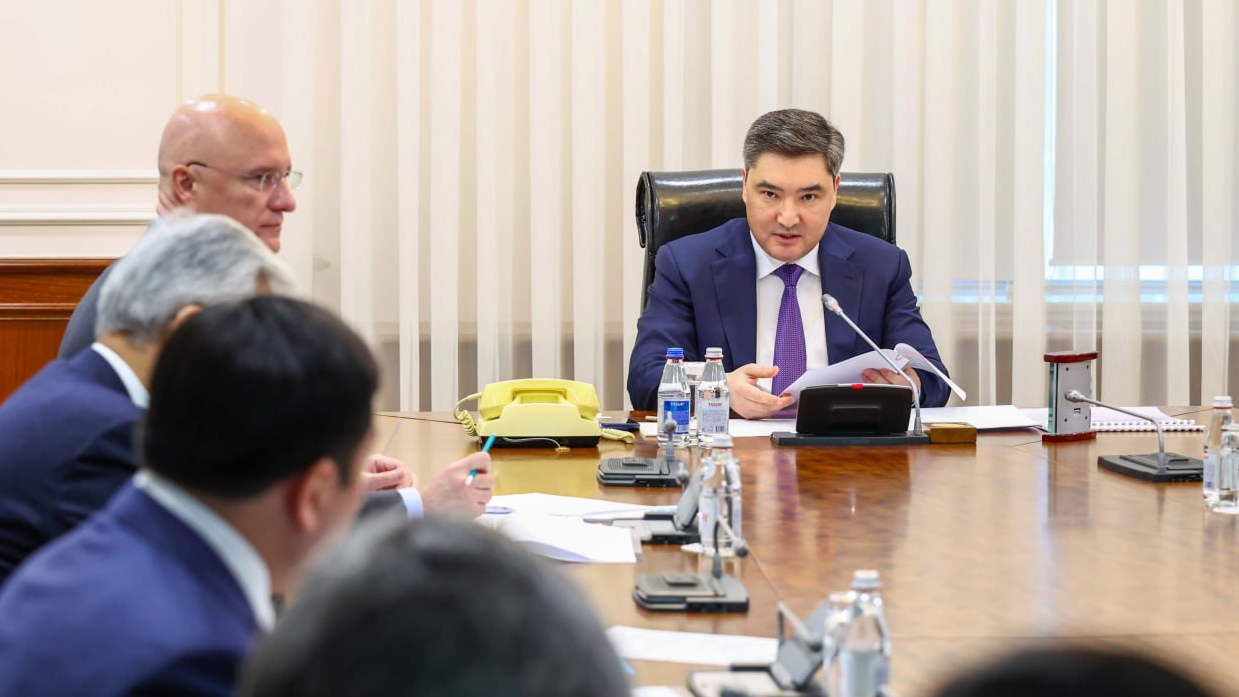 Бектенов энергия тапшылығы мәселесін шешу бойынша жиын өткізді