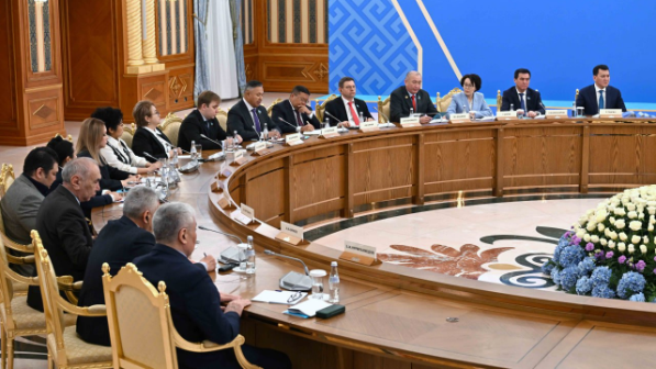 Мемлекет басшысы Жұмыс тобымен бірге конституциялық реформаға қатысты негізгі тәсілдерді талқылады