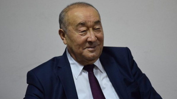 Амалбек Тшанов қазіргі шенеуніктерді өткір сынап, сұхбат берді