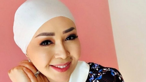 "Шеше демедім...мейіріміне мұқтажбын..."деген Айнұр Тұрсынбаева ағынан жарылды