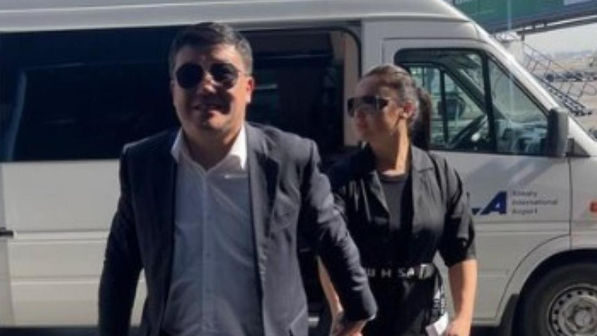 Тұрсынбек Қабатов парақшасына Мөлдірдің суреттерін толтырып "жаным" деп жазған