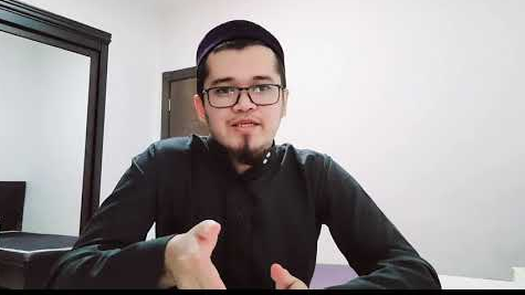 "Дінімізді осынша масқара еткенің жетер!" деген жұрт уағызшыны сөзбен талап жатыр