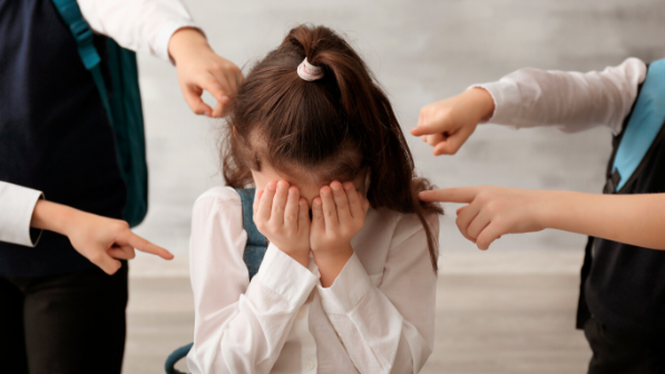 Мектептегі буллинг: Танымал кәсіпкердің қызы суицид жасамақ болған 