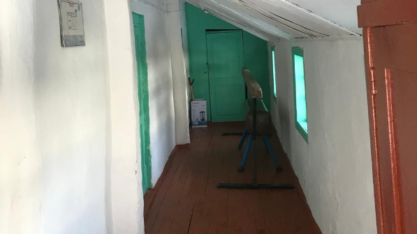 "103 жылдық мектепте бала тоңып отыр": Ал министрлер "диджитал мектепті" аралап, шауып жүр