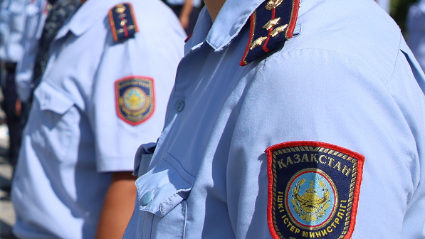 Түркістан облысының үш полицейі 18 жасар қызды зорлаған