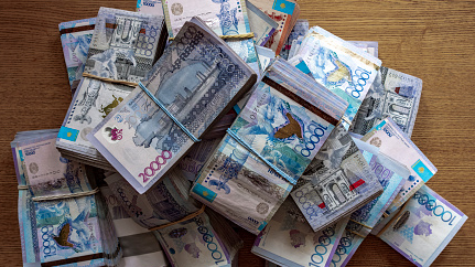 Қазақстандық әйелдің есепшотына күтпеген жерден 15 млрд теңге түскен