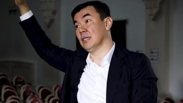 Тіл мәселесі туралы пікірін айтқан Қоянбаев жұрттан сөз естіп қалы